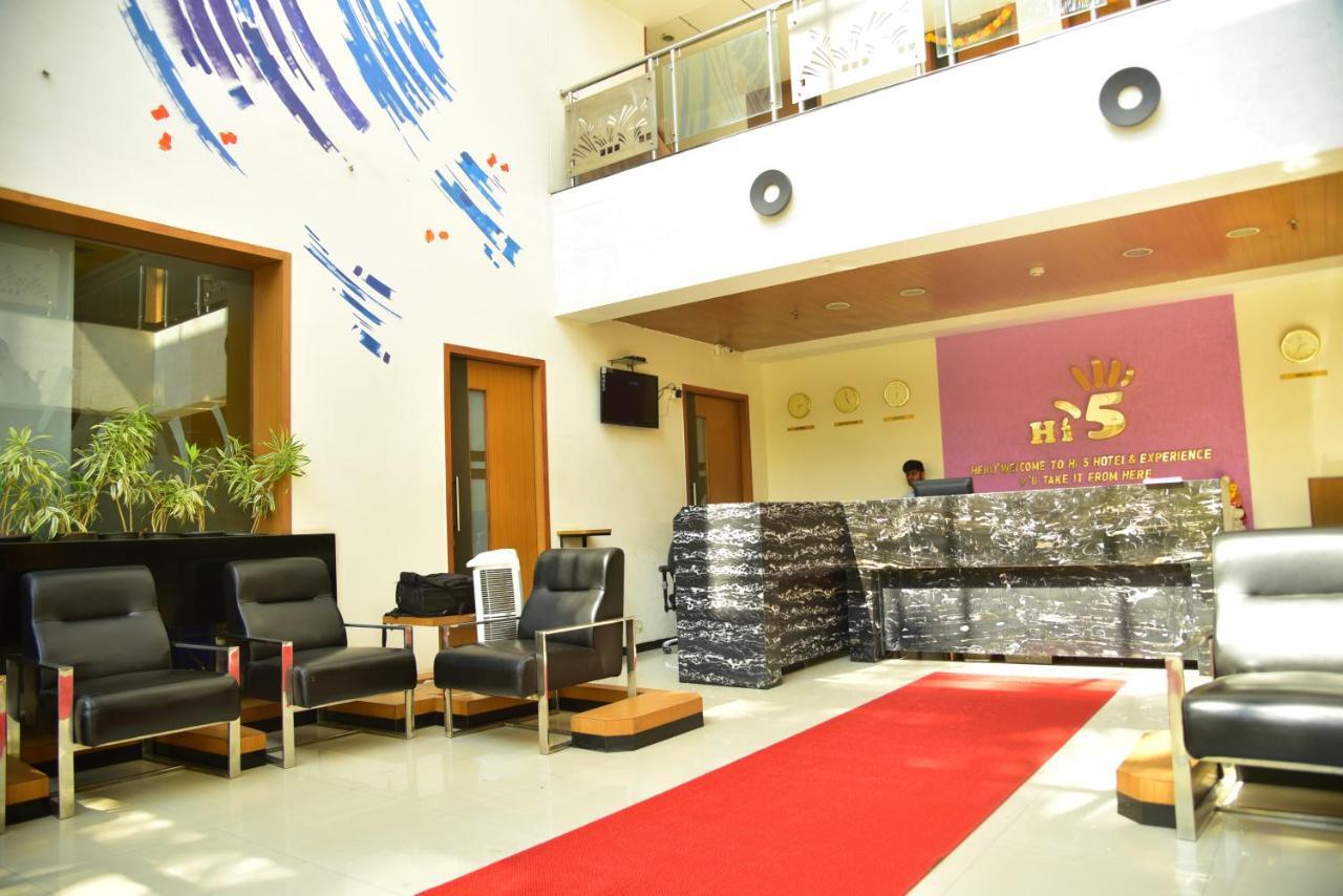 Hi 5 Hotel&Experience Nashik Exterior foto