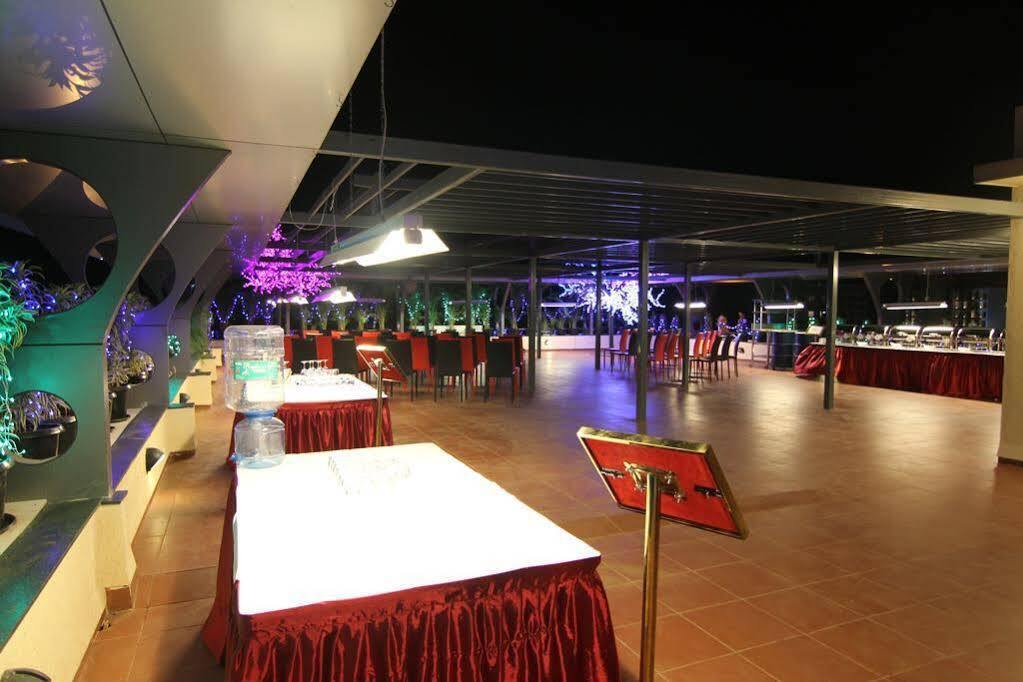 Hi 5 Hotel&Experience Nashik Exterior foto